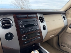 Used 2014  Ford Expedition EL 4d SUV 4WD XLT at Rooster Auto Sales near Vinton&comma; IA