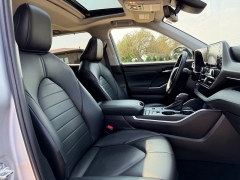 Used 2022  Toyota Highlander Hybrid XLE AWD at Rooster Auto Sales near Vinton&comma; IA