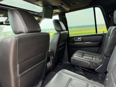 Used 2010  Lincoln Navigator L 4d SUV 4WD Elite at Rooster Auto Sales near Vinton&comma; IA