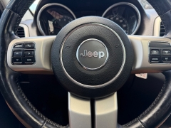 Used 2011  Jeep Grand Cherokee 4d SUV 4WD Limited at Rooster Auto Sales near Vinton&comma; IA