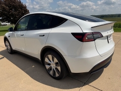 Used 2021  Tesla Model Y Long Range AWD at Rooster Auto Sales near Vinton&comma; IA