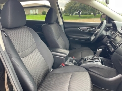 Used 2019 Nissan Rogue 4d SUV AWD SV at Rooster Auto Sales near Vinton, IA