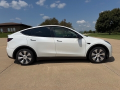 Used 2021  Tesla Model Y Long Range AWD at Rooster Auto Sales near Vinton&comma; IA