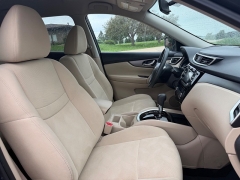 Used 2016  Nissan Rogue 4d SUV AWD SV at Rooster Auto Sales near Vinton&comma; IA