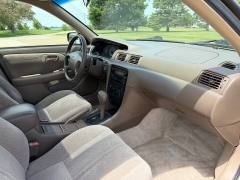 Used 2000  Toyota Camry 4d Sedan XLE at Rooster Auto Sales near Vinton&comma; IA