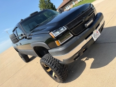 Used 2006  Chevrolet Silverado 2500 4WD Crew Cab HD LS at Rooster Auto Sales near Vinton&comma; IA
