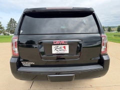 Used 2017  GMC Yukon 4d SUV 4WD SLT at Rooster Auto Sales near Vinton&comma; IA