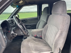 Used 2002 Chevrolet S10 Pickup 4WD Ext Cab at Rooster Auto Sales near Vinton, IA
