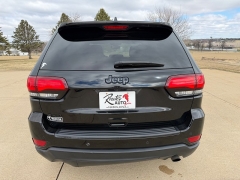 Used 2019  Jeep Grand Cherokee 4d SUV 4WD Laredo Upland at Rooster Auto Sales near Vinton&comma; IA