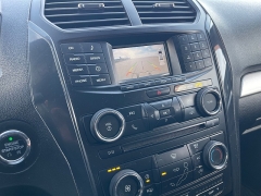 Used 2017  Ford Explorer 4d SUV 4WD XLT at Rooster Auto Sales near Vinton&comma; IA