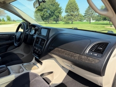 Used 2014  Dodge Grand Caravan 4d Wagon SXT 30th Anniversary at Rooster Auto Sales near Vinton&comma; IA