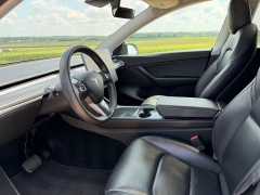 Used 2021  Tesla Model Y Long Range AWD at Rooster Auto Sales near Vinton&comma; IA