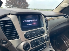 Used 2017 GMC Yukon XL 4d SUV 4WD Denali at Rooster Auto Sales near Vinton, IA