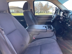 Used 2009  Chevrolet Silverado 2500 4WD Crew Cab LT at Rooster Auto Sales near Vinton, IA