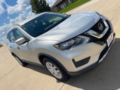 Used 2018 Nissan Rogue 4d SUV AWD S at Rooster Auto Sales near Vinton, IA