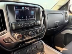 Used 2015  Chevrolet Silverado 1500 4WD Crew Cab LT Z71 at Rooster Auto Sales near Vinton&comma; IA