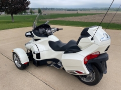 Used 2011 Can-Am 3 Wheel Cycle Spyder RS-S SM5 at Rooster Auto Sales near Vinton, IA