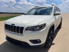 Used 2019 Jeep Cherokee 4d SUV 4WD Latitude Plus 3.2L at Rooster Auto Sales near Vinton, IA