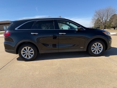 Used 2019  Kia Sorento 4d SUV AWD LX V6 at Rooster Auto Sales near Vinton&comma; IA