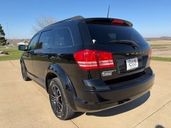Used 2018  Dodge Journey 4d SUV FWD SE at Rooster Auto Sales near Vinton&comma; IA