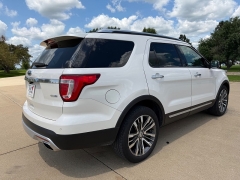 Used 2017  Ford Explorer 4d SUV 4WD Platinum at Rooster Auto Sales near Vinton&comma; IA