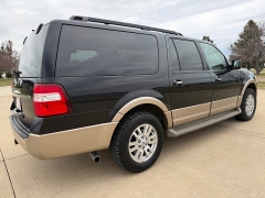 Used 2014  Ford Expedition EL 4d SUV 4WD XLT at Rooster Auto Sales near Vinton&comma; IA