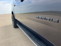 Used 2017 GMC Yukon XL 4d SUV 4WD Denali at Rooster Auto Sales near Vinton, IA