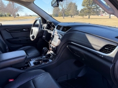 Used 2015  Chevrolet Traverse 4d SUV AWD LT2 at Rooster Auto Sales near Vinton&comma; IA