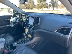 Used 2019  Jeep Cherokee 4d SUV 4WD Limited 3&period;2L at Rooster Auto Sales near Vinton&comma; IA