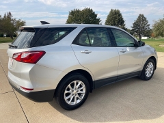 Used 2018  Chevrolet Equinox 4d SUV FWD LS at Rooster Auto Sales near Vinton, IA
