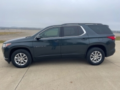 Used 2019  Chevrolet Traverse 4d SUV FWD LT Cloth w/1LT at Rooster Auto Sales near Vinton, IA