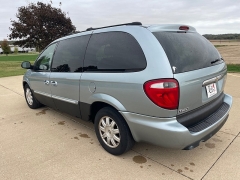Used 2005 Chrysler Town & Country 4d Wagon Touring at Rooster Auto Sales near Vinton, IA