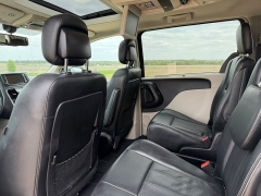 Used 2016  Chrysler Town & Country 4d Wagon Touring L at Rooster Auto Sales near Vinton&comma; IA