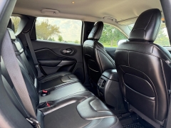 Used 2019  Jeep Cherokee 4d SUV 4WD Latitude Plus Altitude 2&period;4L at Rooster Auto Sales near Vinton&comma; IA