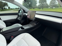 Used 2021  Tesla Model Y Performance AWD at Rooster Auto Sales near Vinton&comma; IA