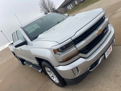 Used 2017  Chevrolet Silverado 1500 4WD Crew Cab LT at Rooster Auto Sales near Vinton&comma; IA