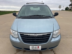 Used 2005 Chrysler Town & Country 4d Wagon Touring at Rooster Auto Sales near Vinton, IA