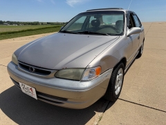 Used 1998  Toyota Corolla 4d Sedan LE AT at Rooster Auto Sales near Vinton&comma; IA