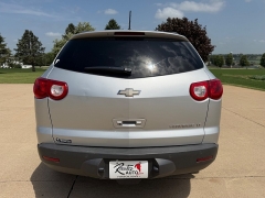 Used 2011  Chevrolet Traverse 4d SUV FWD LT1 at Rooster Auto Sales near Vinton&comma; IA