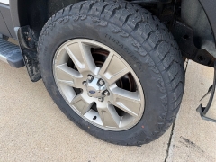 Used 2011  Ford F-150 4WD Supercrew Lariat 5 1&sol;2 at Rooster Auto Sales near Vinton&comma; IA