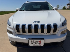 Used 2015  Jeep Cherokee 4d SUV FWD Latitude V6 at Rooster Auto Sales near Vinton&comma; IA