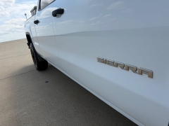 Used 2015  GMC Sierra 1500 4WD Crew Cab at Rooster Auto Sales near Vinton&comma; IA