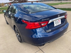 Used 2017  Nissan Maxima 4d Sedan Platinum at Rooster Auto Sales near Vinton, IA