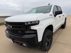 Used 2020  Chevrolet Silverado 1500 4WD Crew Cab LT Trail Boss at Rooster Auto Sales near Vinton&comma; IA