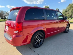 Used 2015  Dodge Grand Caravan 4d Wagon SE Plus at Rooster Auto Sales near Vinton&comma; IA