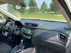 Used 2018 Nissan Rogue 4d SUV AWD SV at Rooster Auto Sales near Vinton, IA