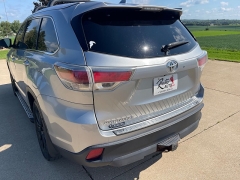 Used 2014 Toyota Highlander 4d SUV AWD XLE at Rooster Auto Sales near Vinton, IA