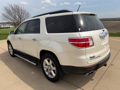 Used 2007  Saturn Outlook 4d SUV AWD XR at Rooster Auto Sales near Vinton&comma; IA