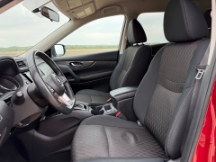 Used 2018  Nissan Rogue 4d SUV AWD SV at Rooster Auto Sales near Vinton&comma; IA