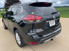 Used 2019 Nissan Rogue 4d SUV AWD SV at Rooster Auto Sales near Vinton, IA